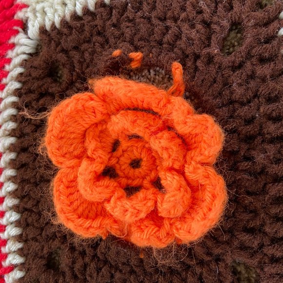 Vintage 70's Crochet Granny Square Afghan Raised 3D flower design Large Size - Picture 11 of 11